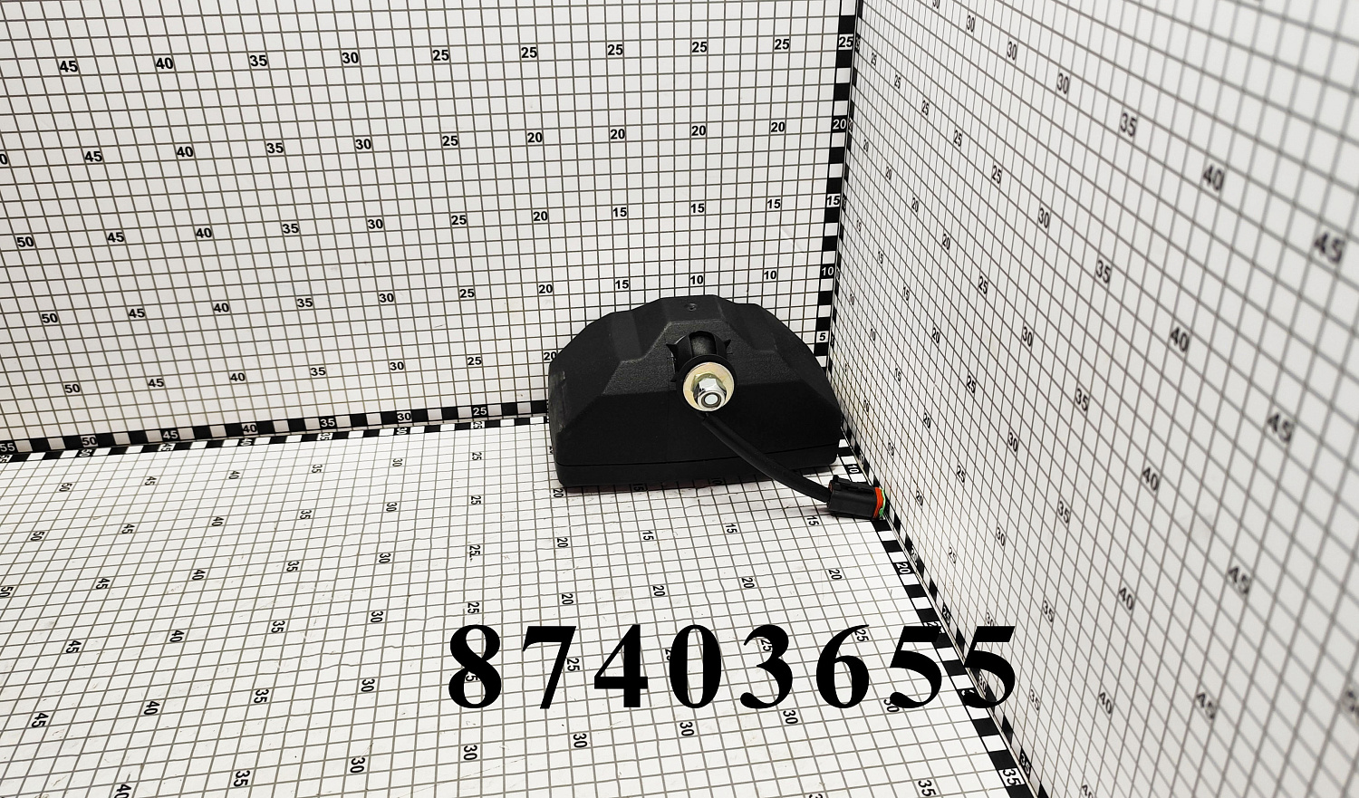 Фара правая 87403655 CNHi