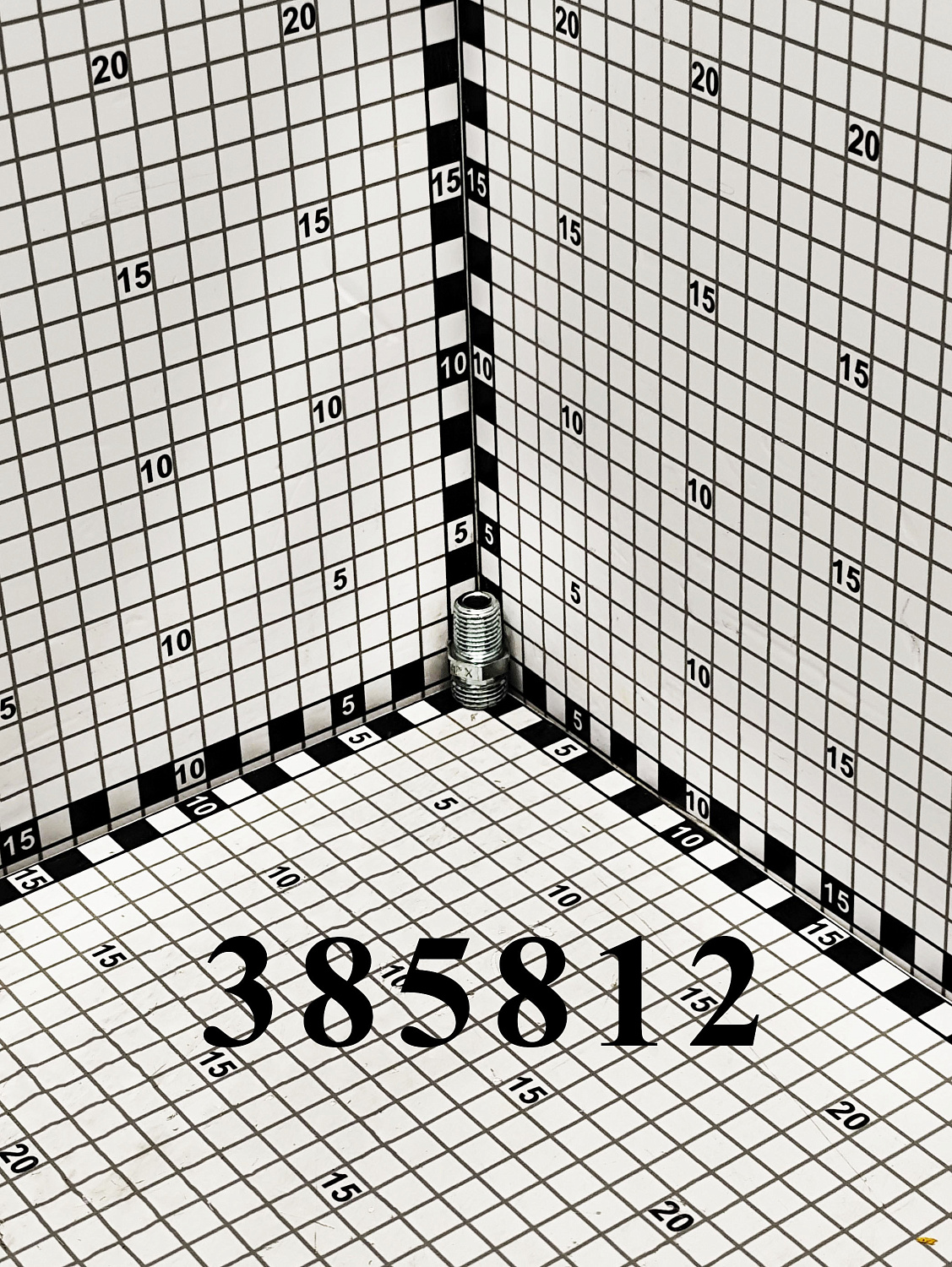 Штуцер 385812 CNHi