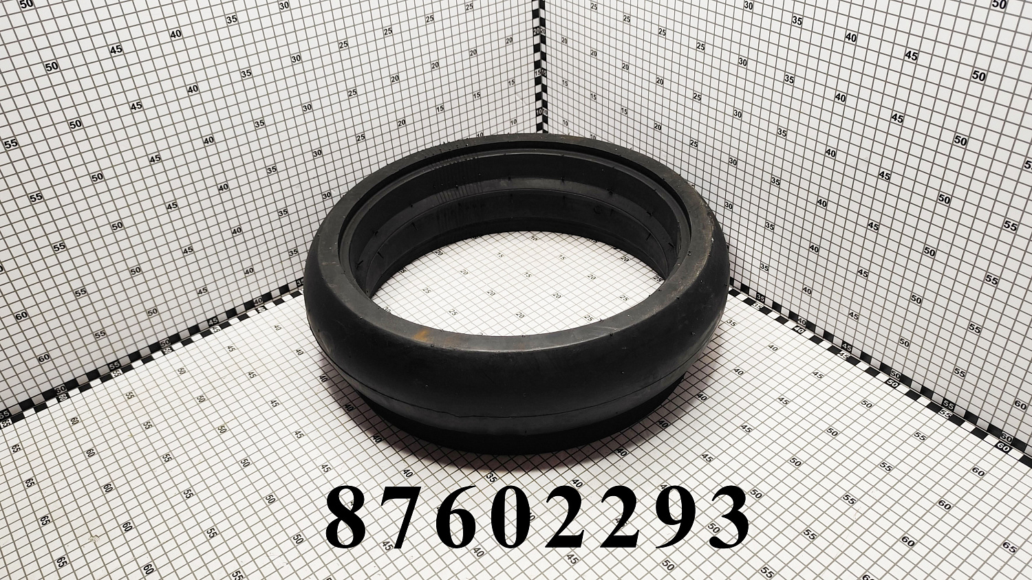 Бандаж 87602293 CNHi
