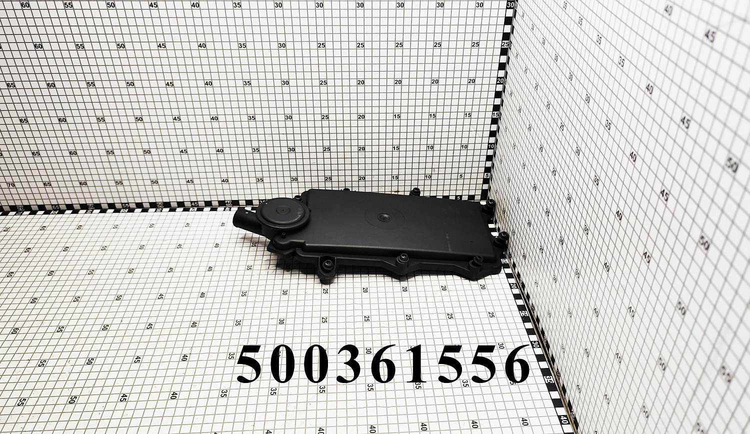 Крышка 500361556 CNHi