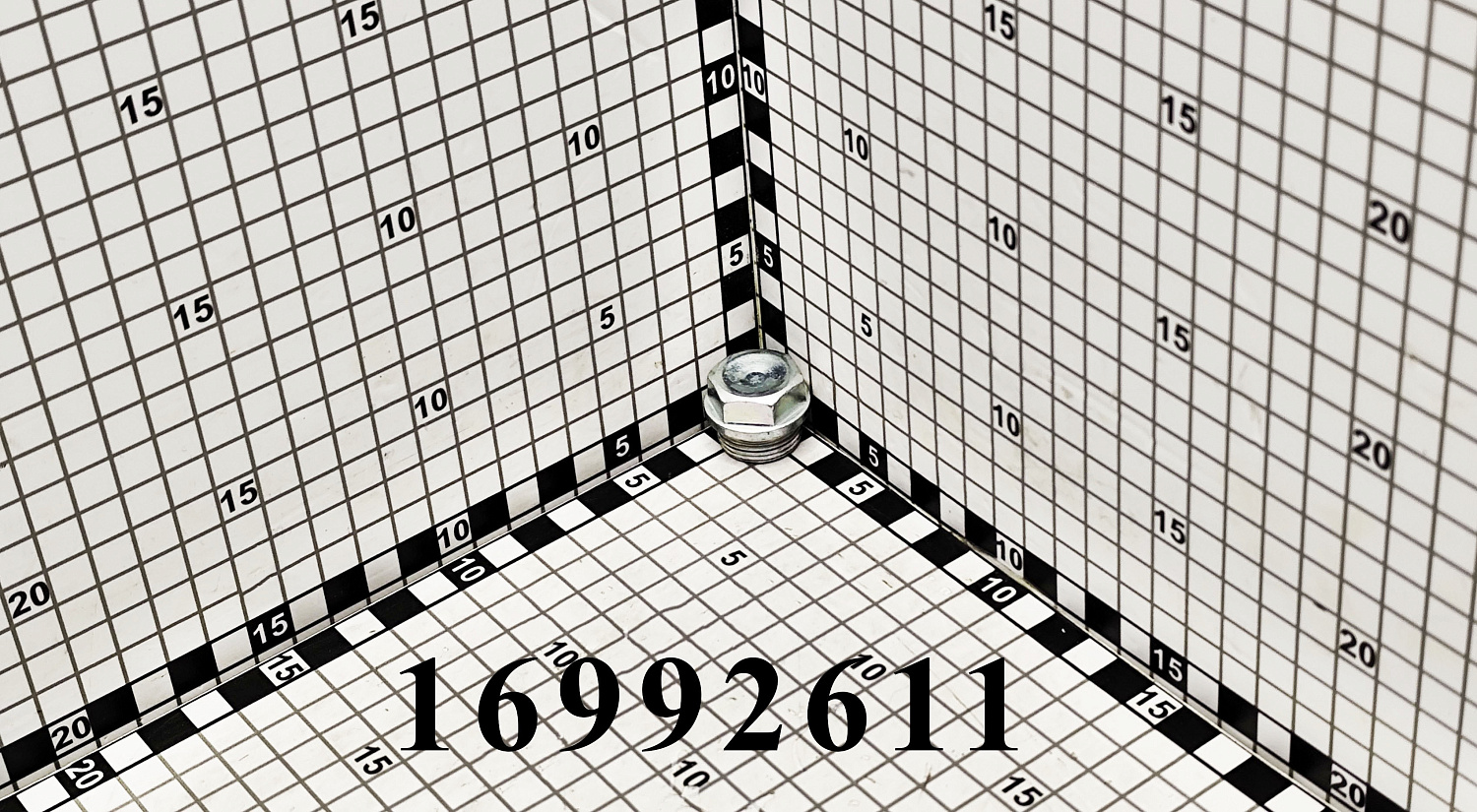Пробка 16992611 CNHi