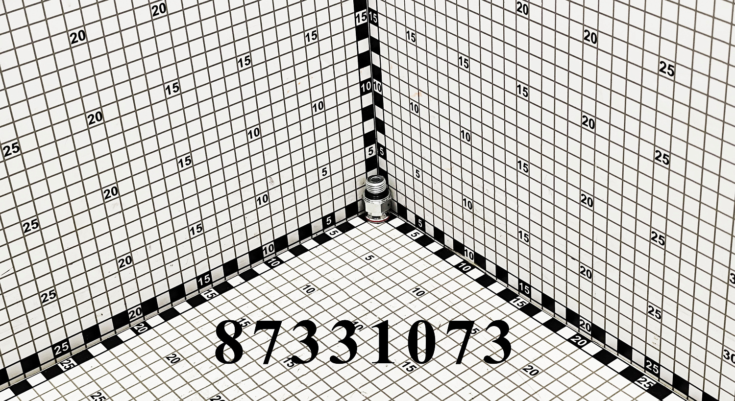 Штуцер 87331073 CNHi