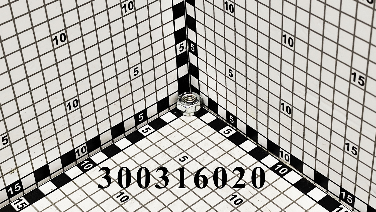 Гайка 300316020 CNHi