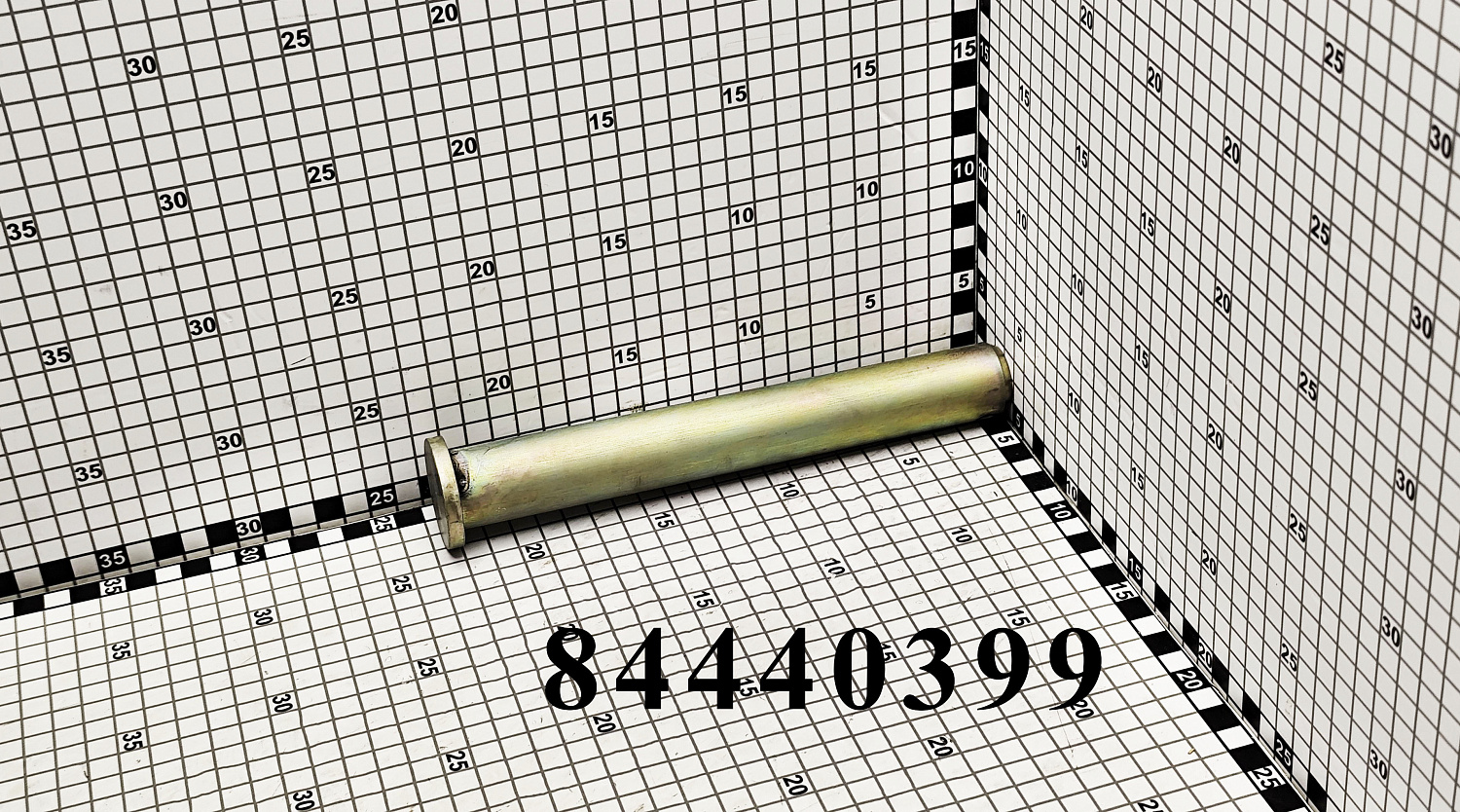 Палец 84440399 CNHi