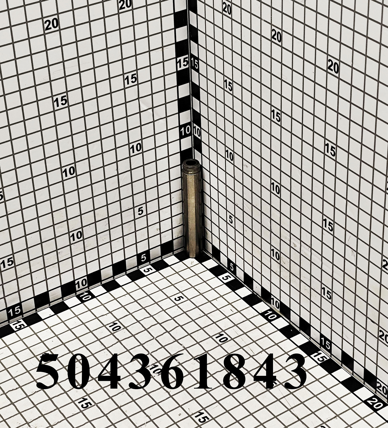 Направляющая впускного клапана 504361843 CNHi