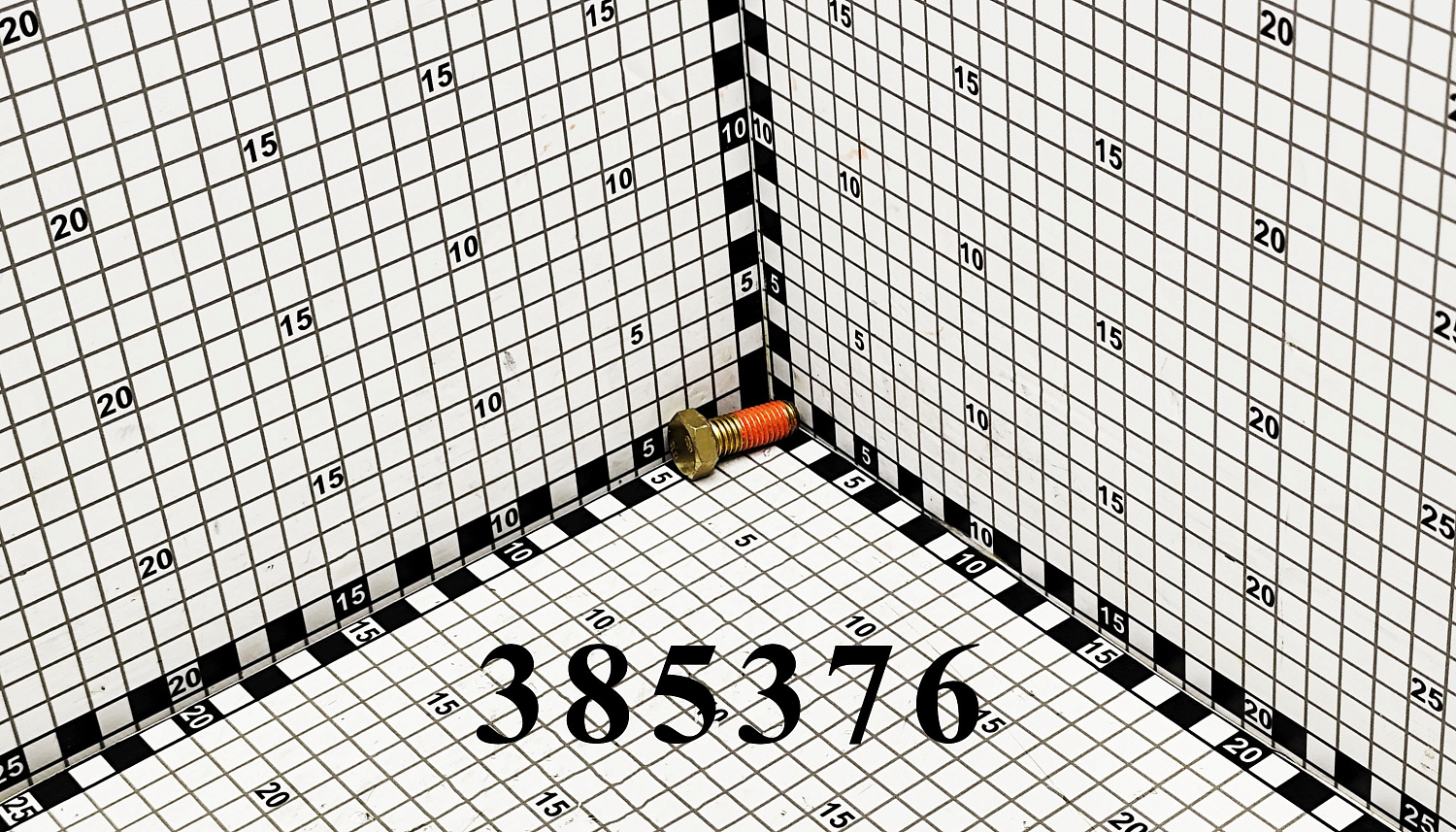 Болт 385376 CNHi