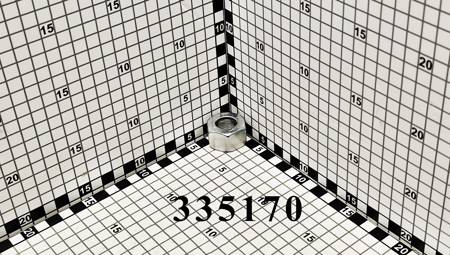 Гайка 335170 CNHi