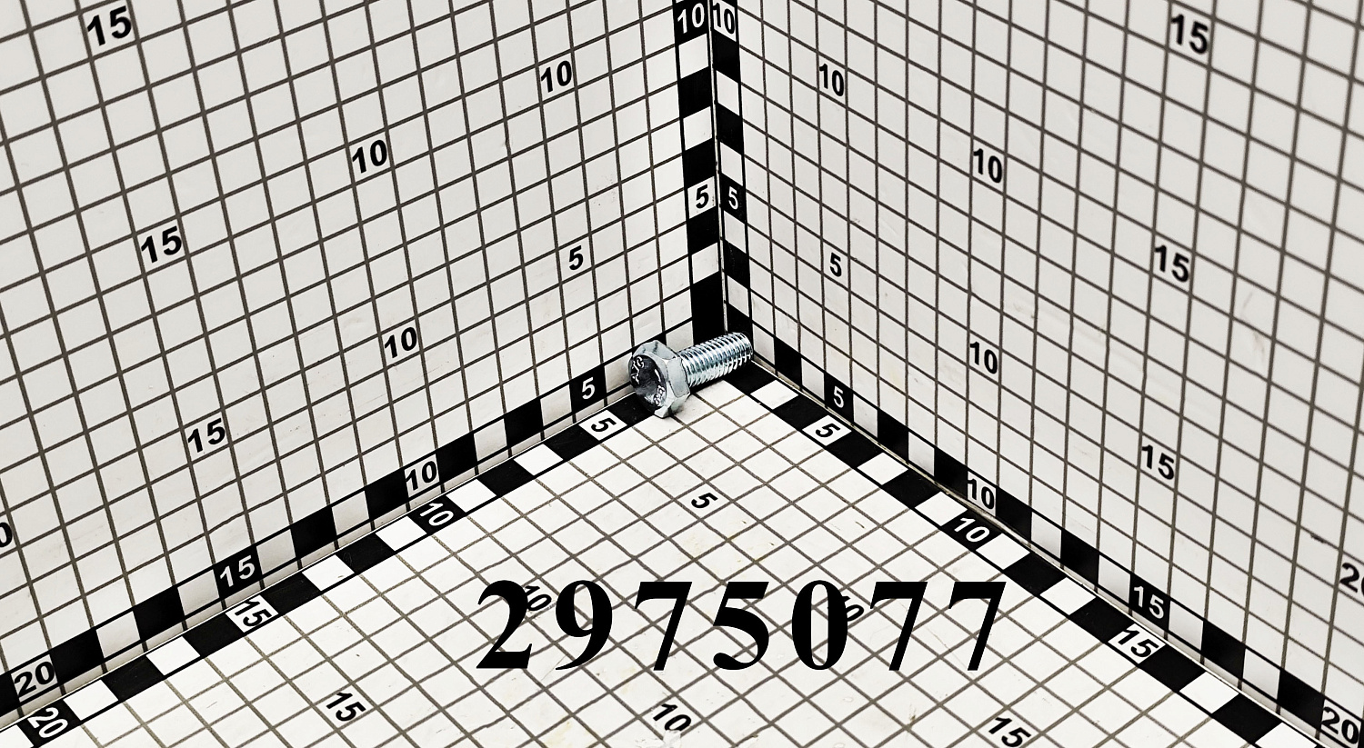 Болт 2975077 CNHi