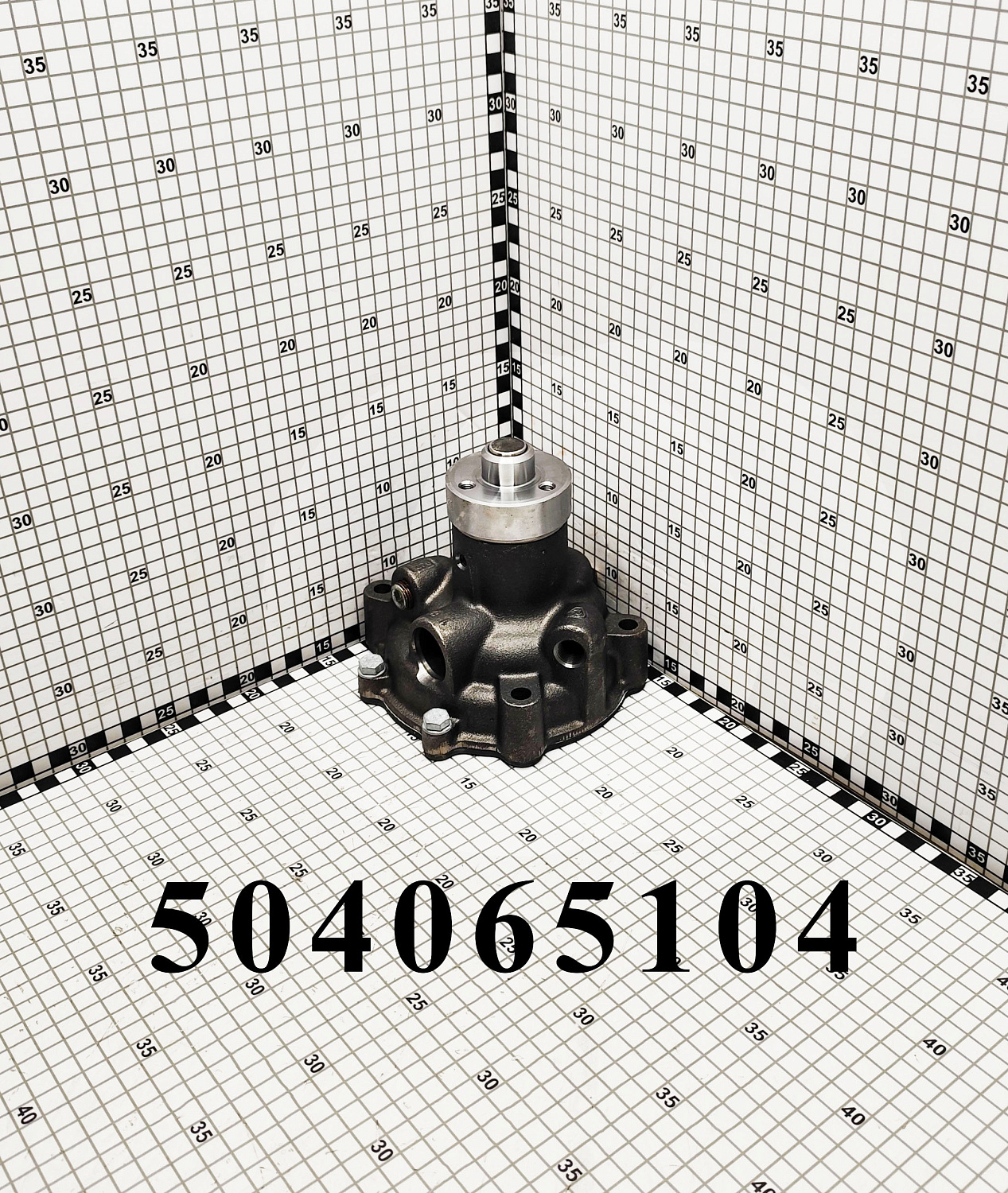 Насос водяной 504065104 CNHi