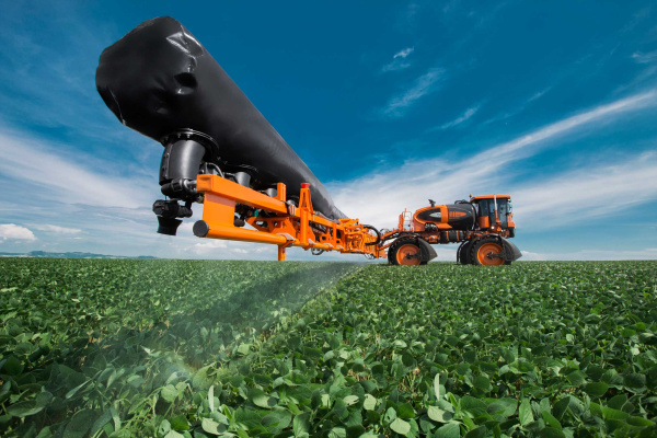 Самоходный опрыскиватель JACTO UNIPORT 3030