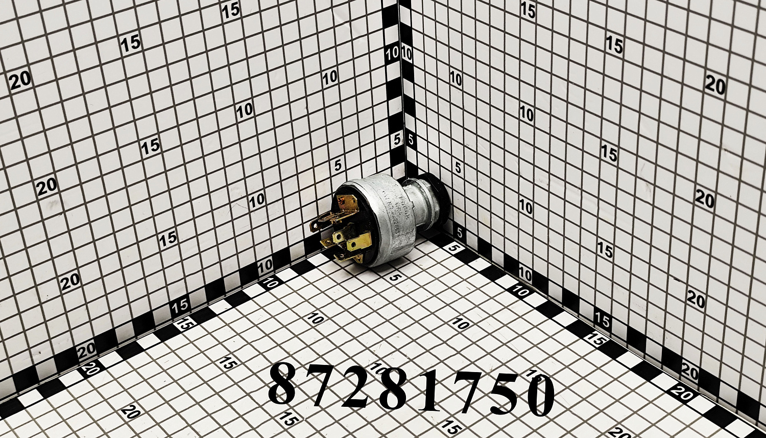 Замок зажигания 87281750 CNHi