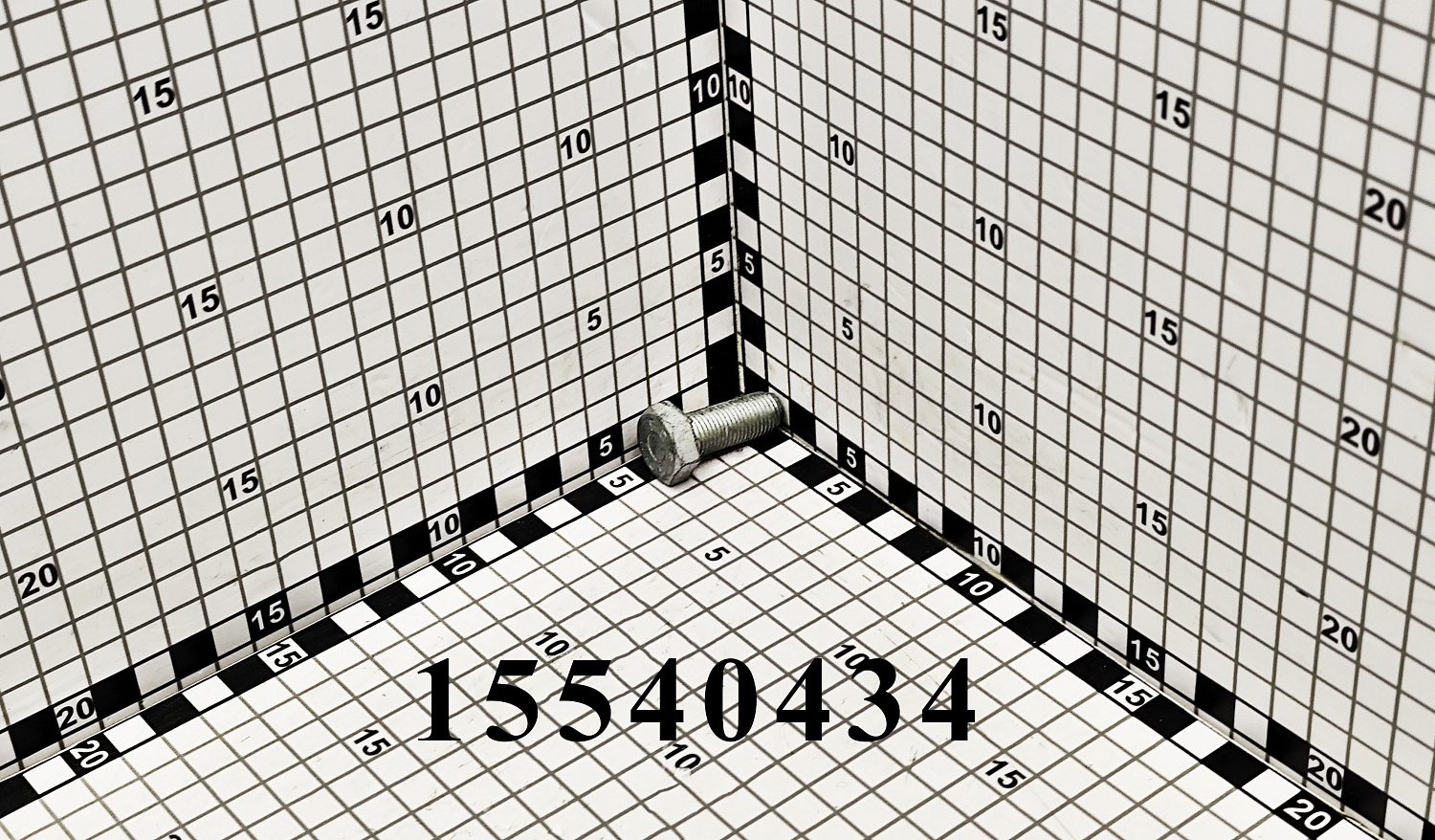 Болт 15540434 CNHi