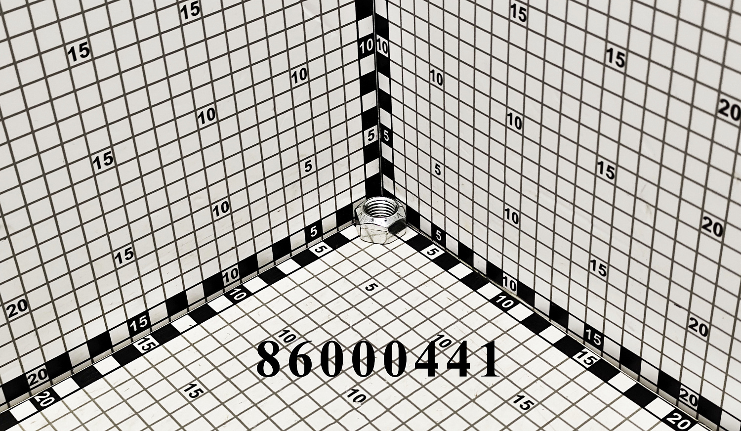 Гайка 86000441 CNHi