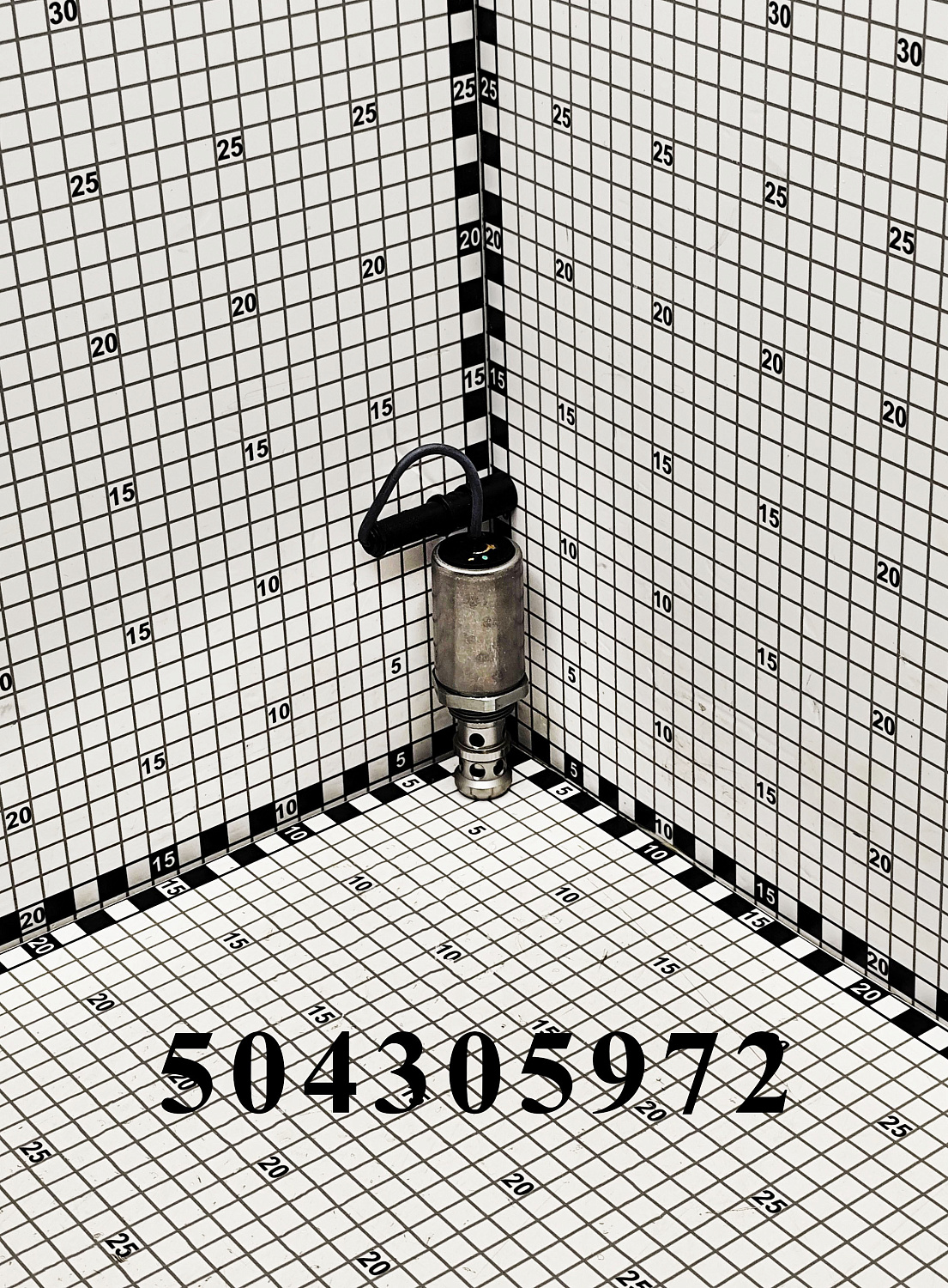 Клапан 504305972 CNHi