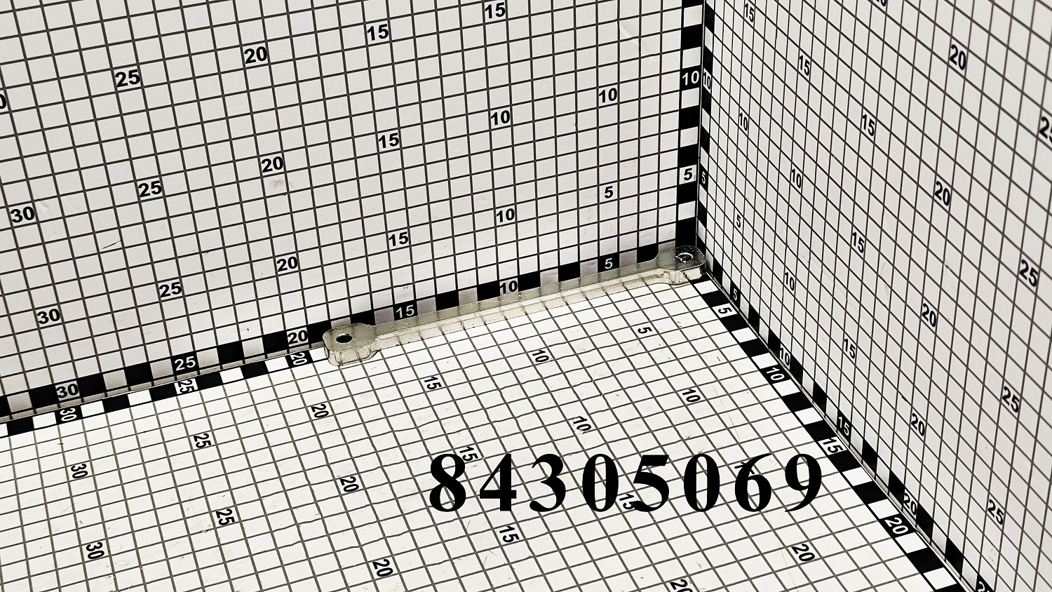 Тяга 84305069 CNHi