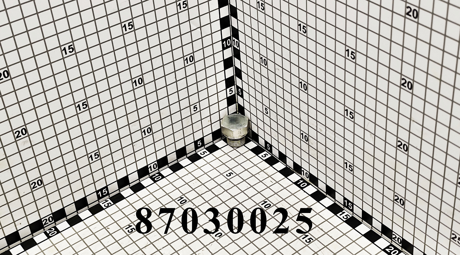 Заглушка 87030025 CNHi