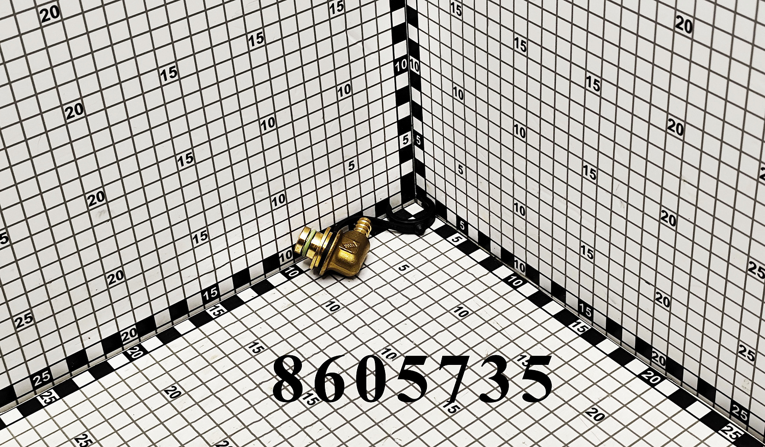 Штуцер 8605735 CNHi