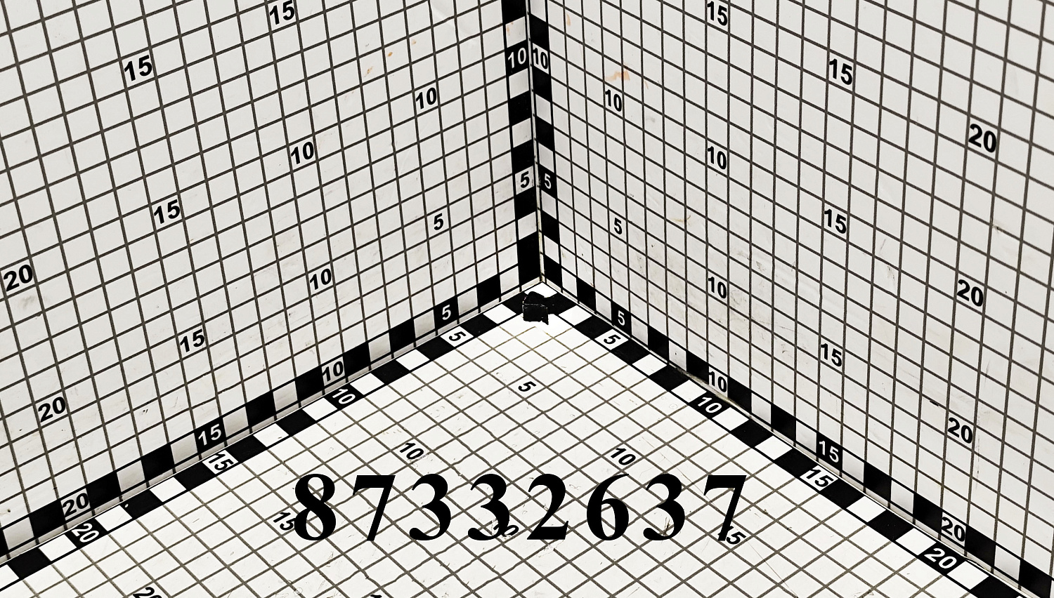 Фиксатор 87332637 CNHi
