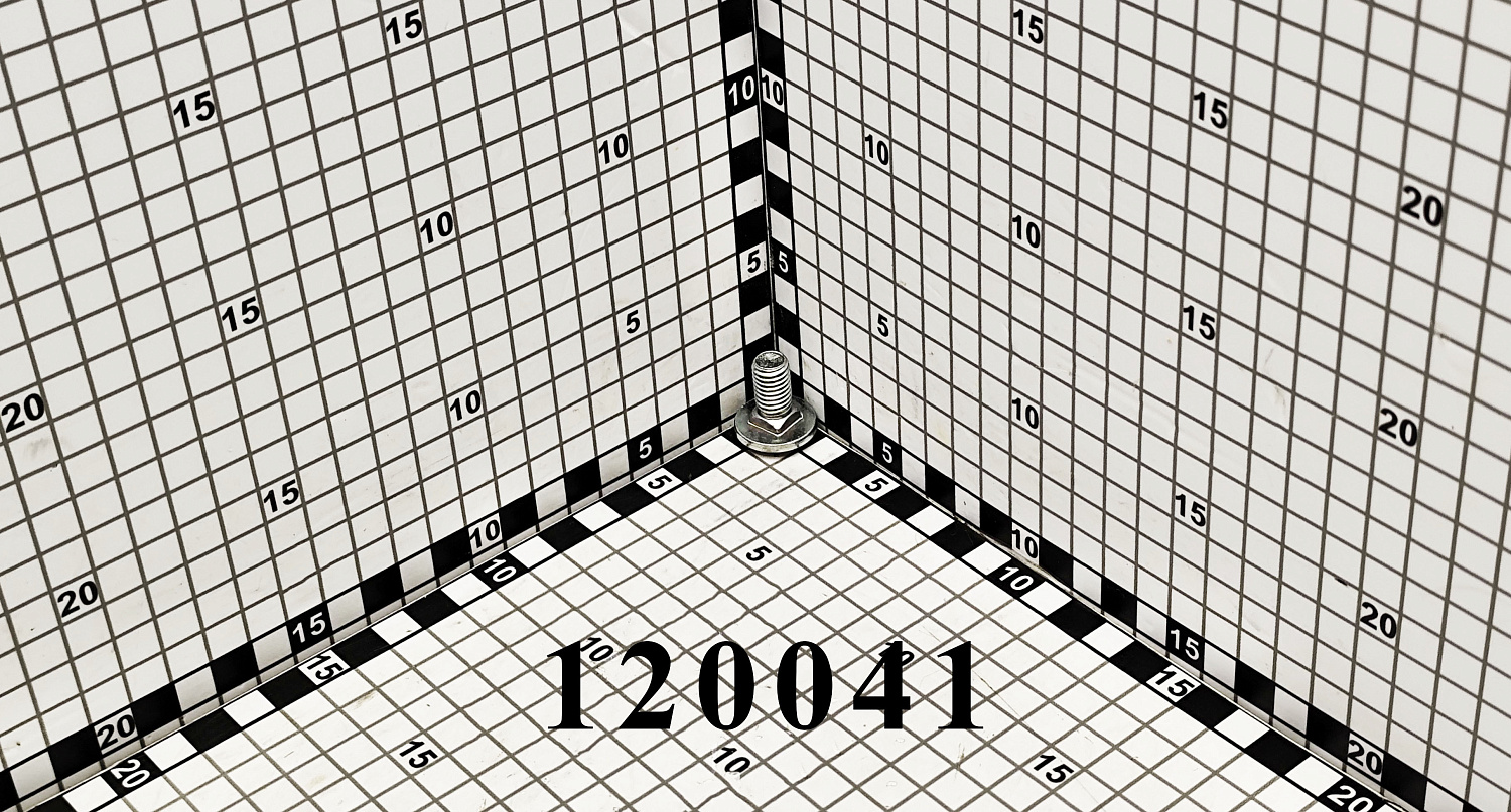Болт 120041 CNHi