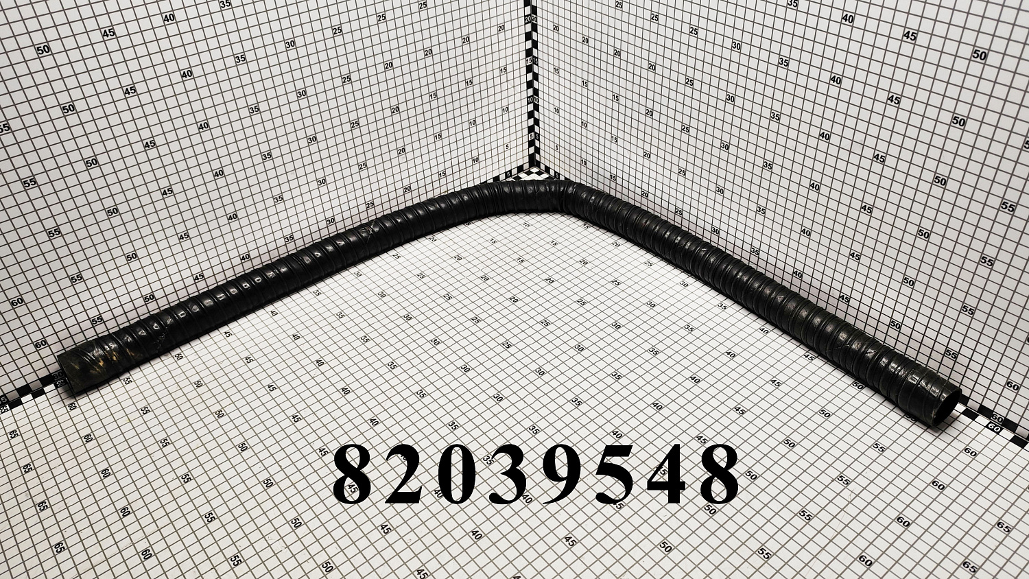 Шланг 82039548 CNHi