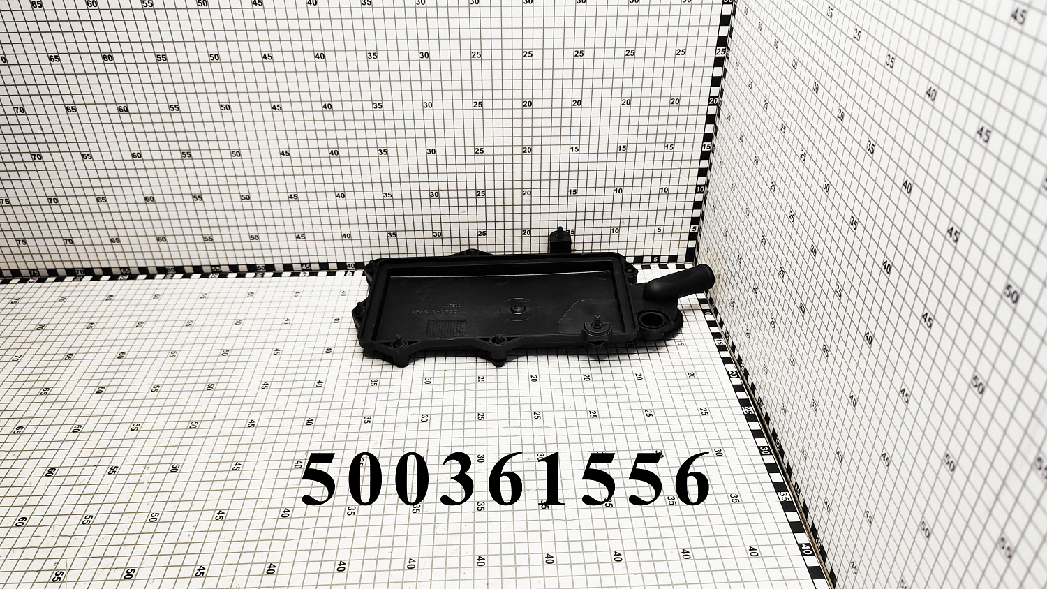 Крышка 500361556 CNHi