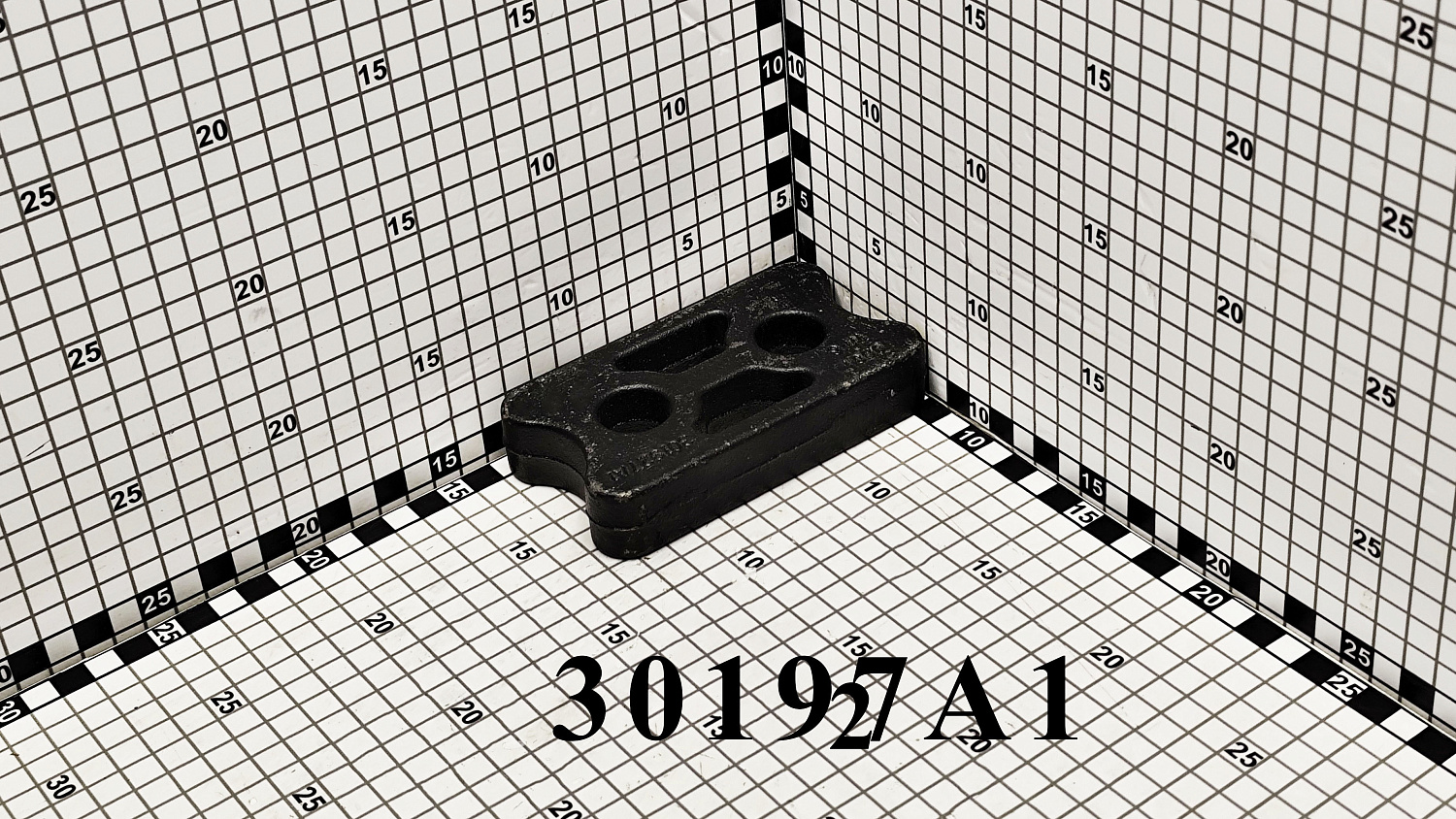 Распорка 301927A1 CNHi