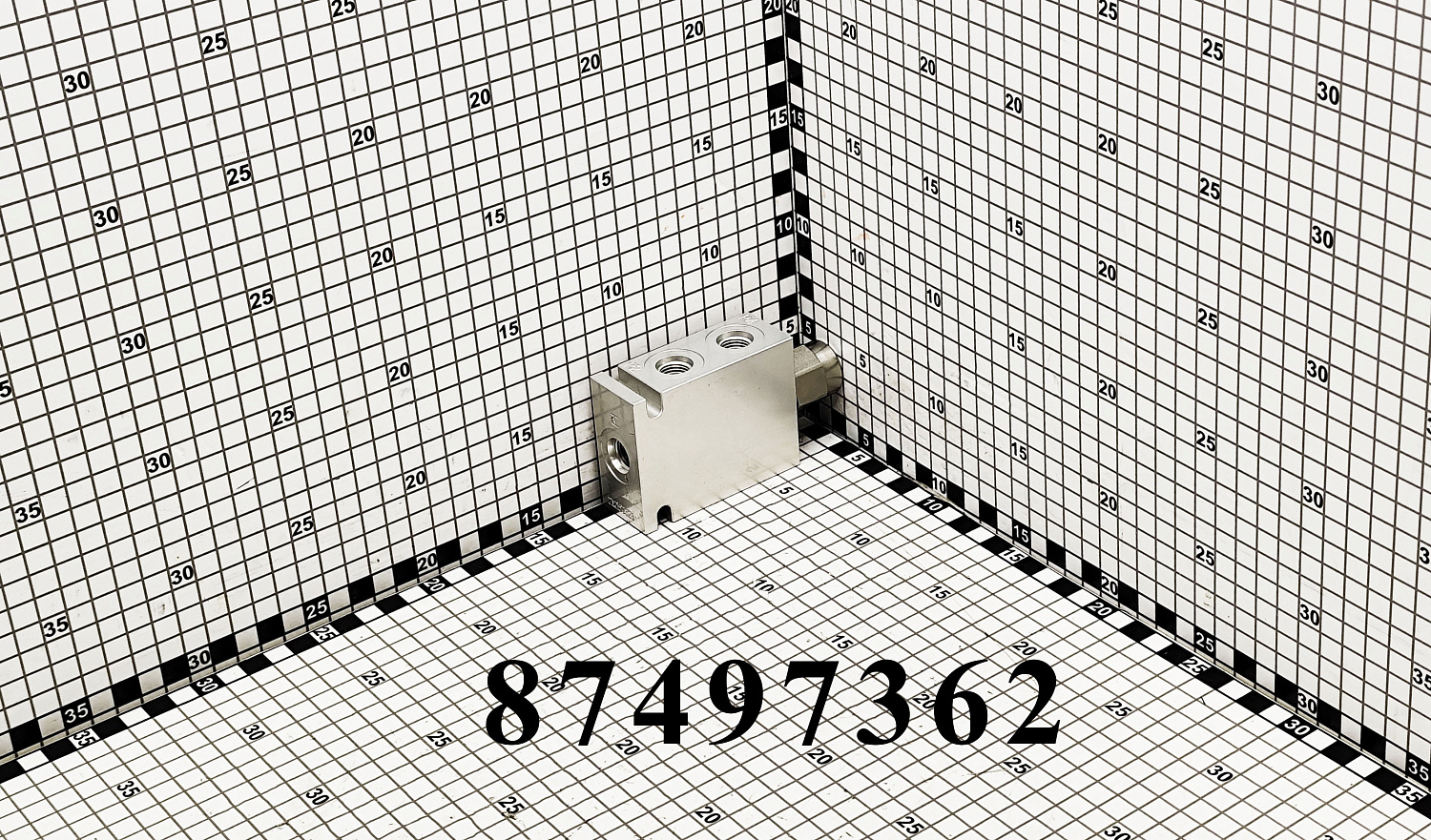 Клапан пилотный 87497362 CNHi