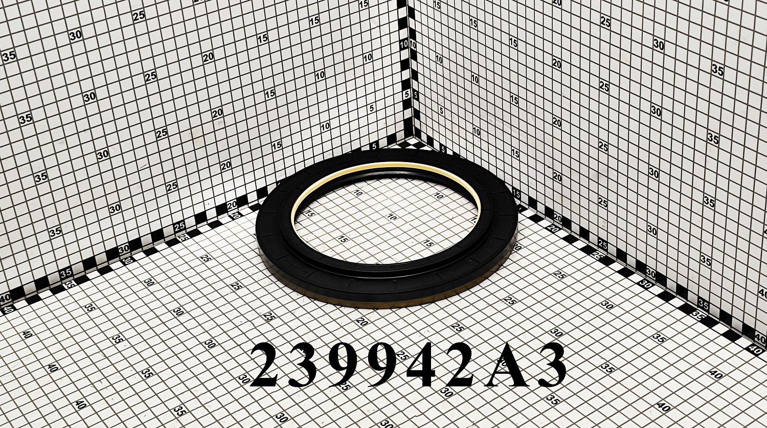 Сальник бортового редуктора 239942A3 CNHi