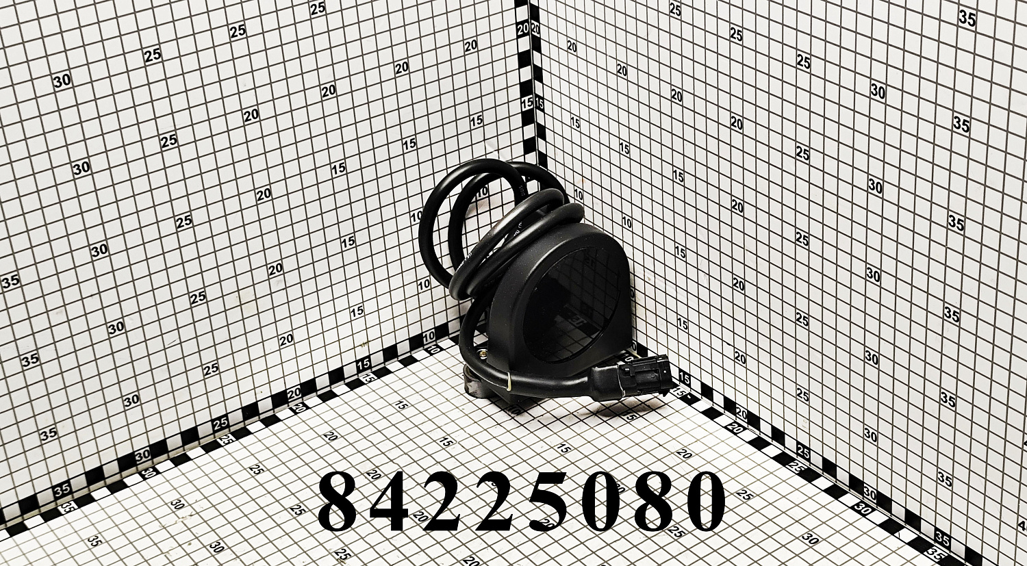 Датчик скорости 84225080 CNHi