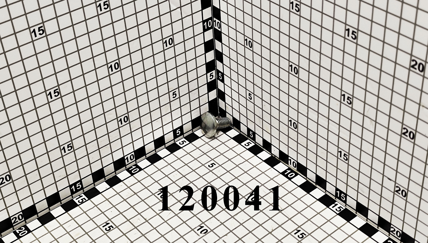 Болт 120041 CNHi