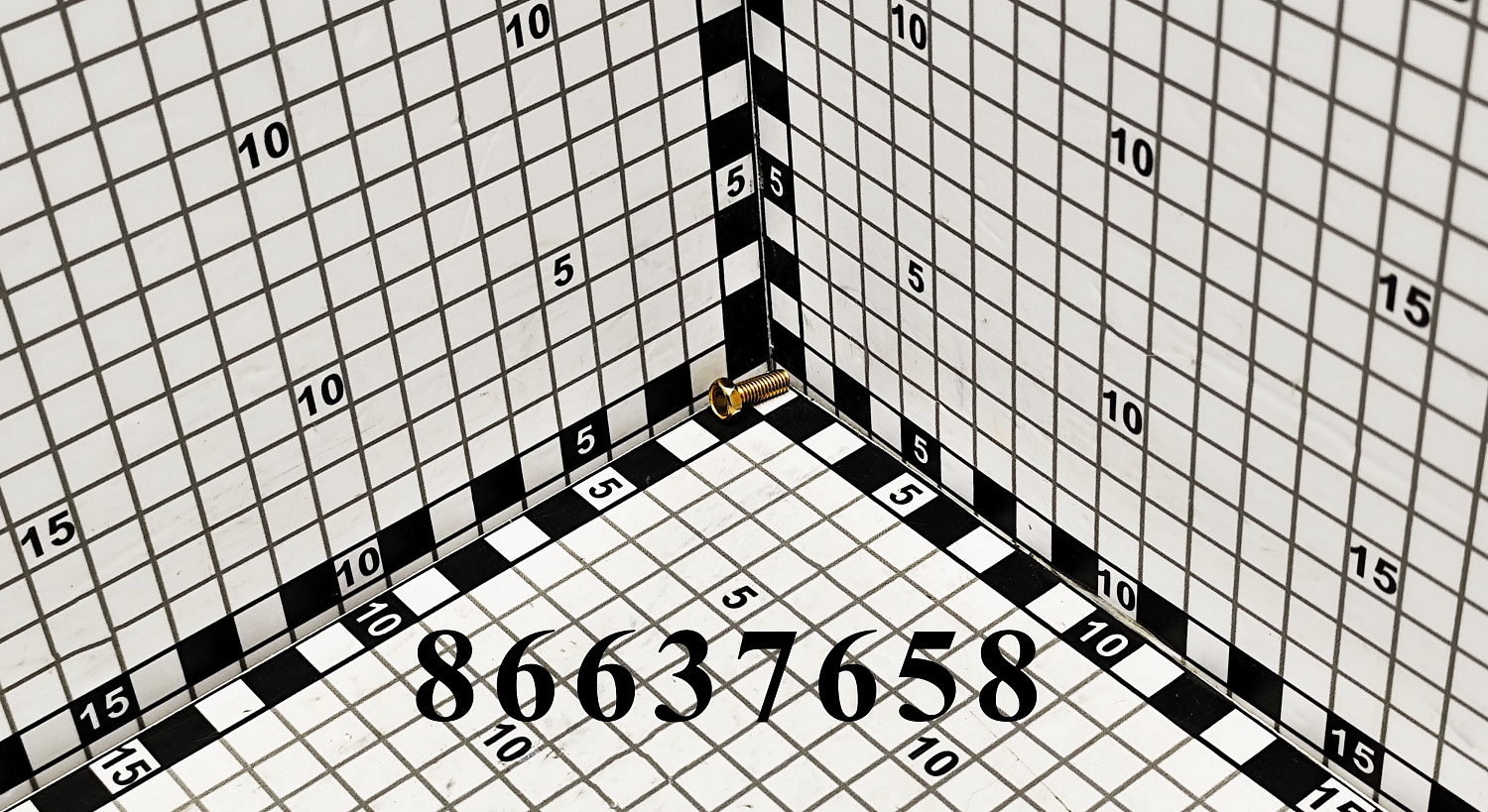 Винт 86637658 CNHi