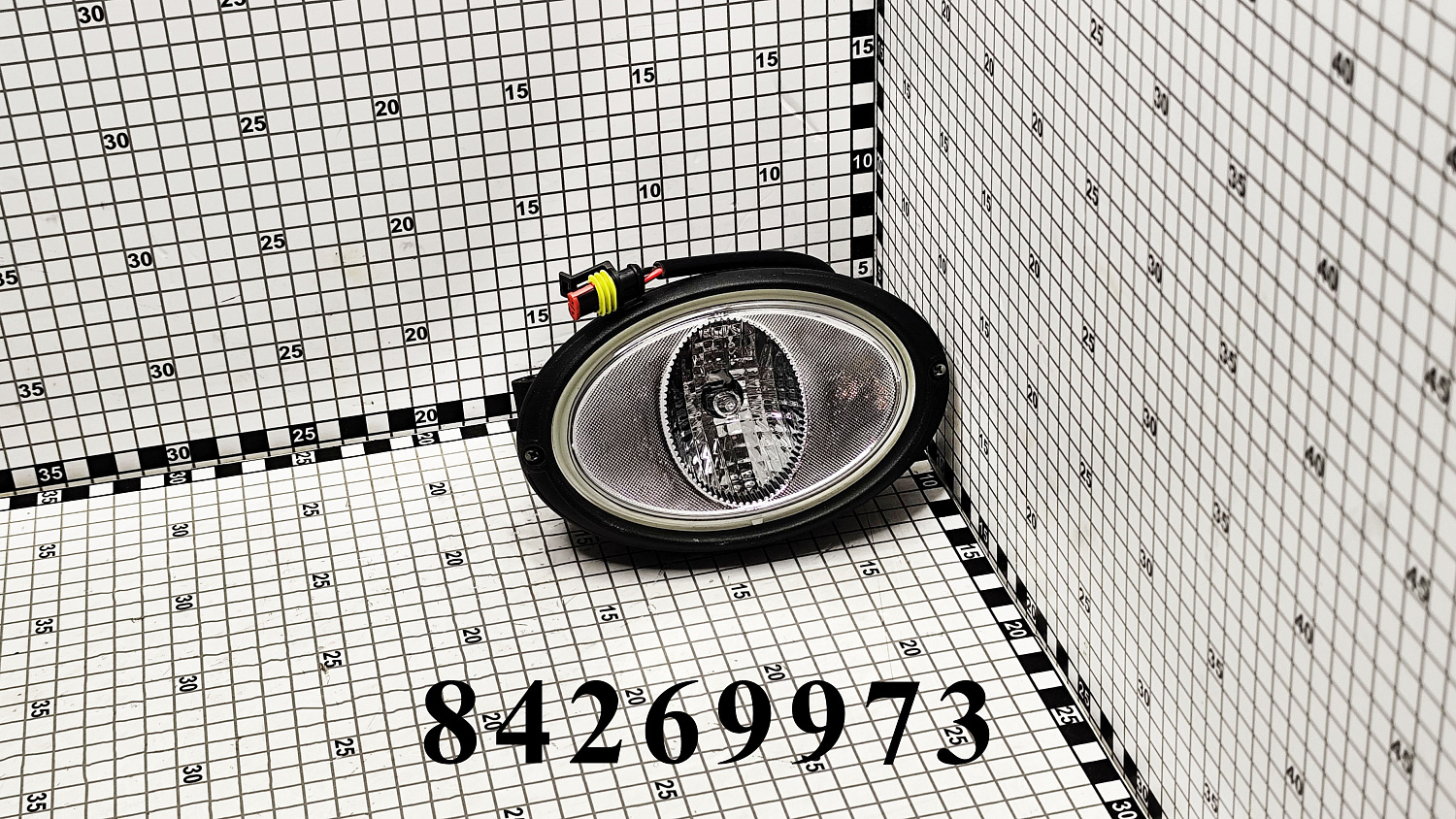 Фара правая 84269973 CNHi