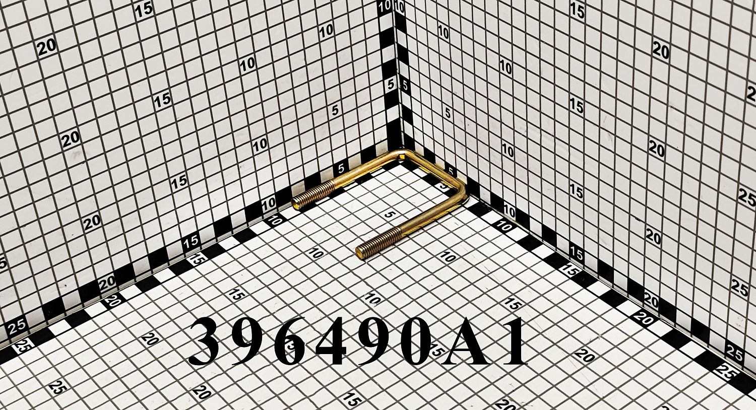 Стремянка 396490A1 CNHi
