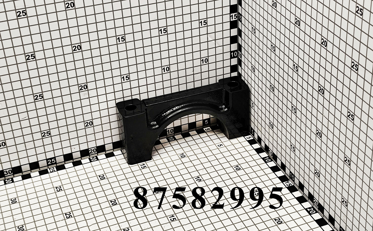 Крышка 87582995 CNHi
