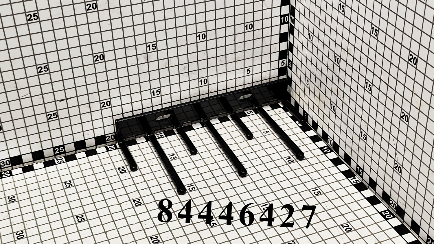 Решетка 84446427 CNHi