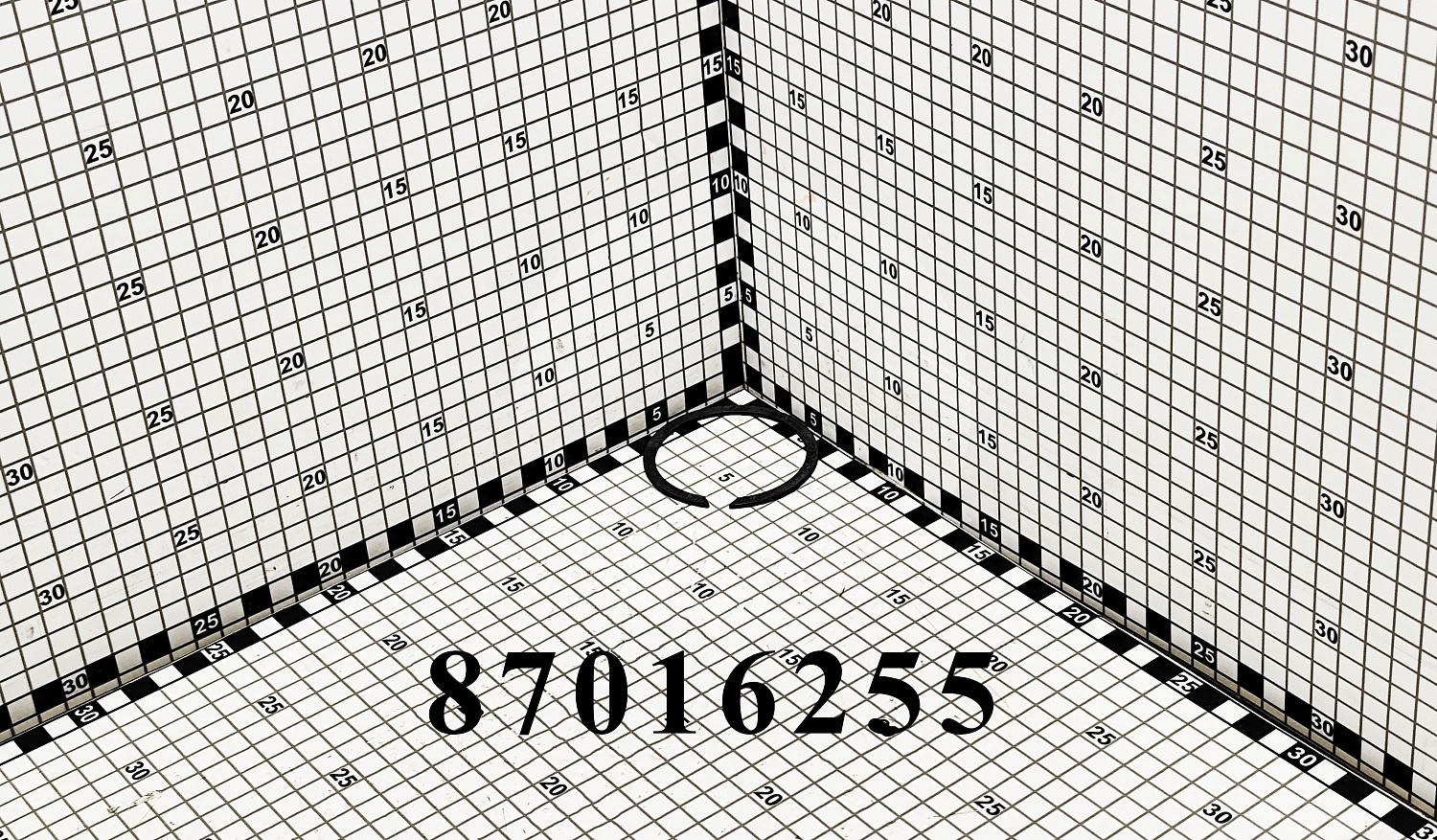 Кольцо стопорное 87016255 CNHi
