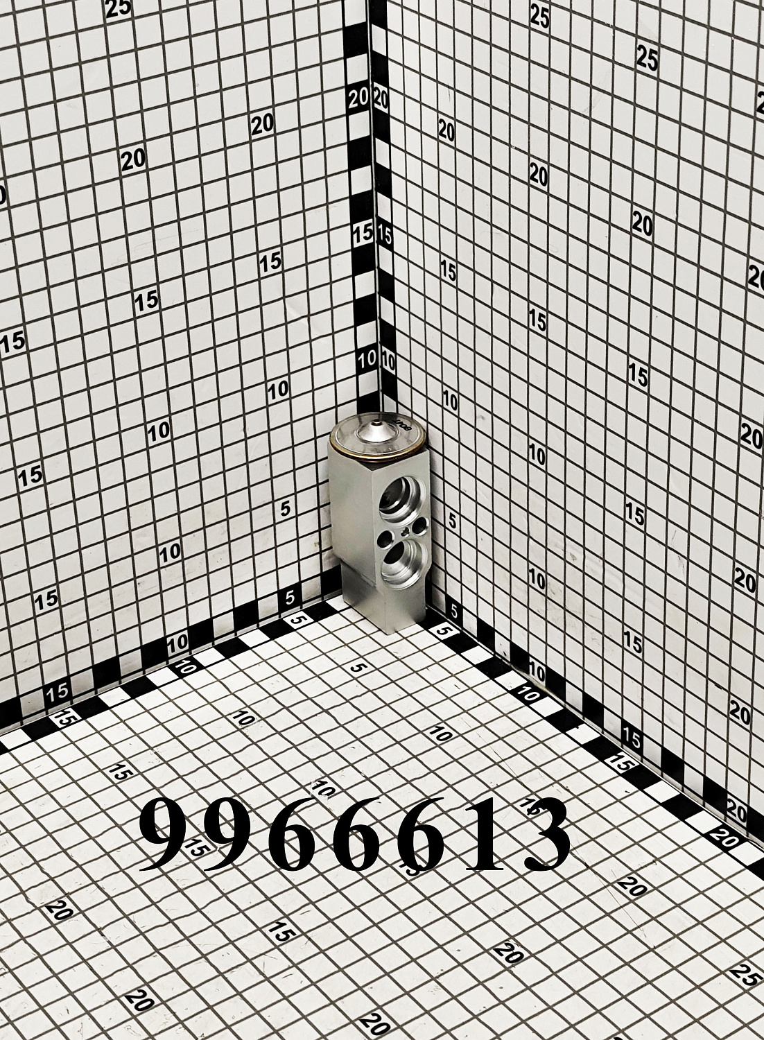Терморегулирующий вентиль 9966613 CNHi