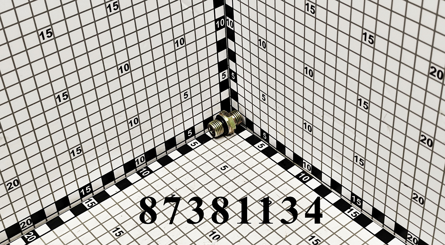 Фитинг 87381134 CNHi