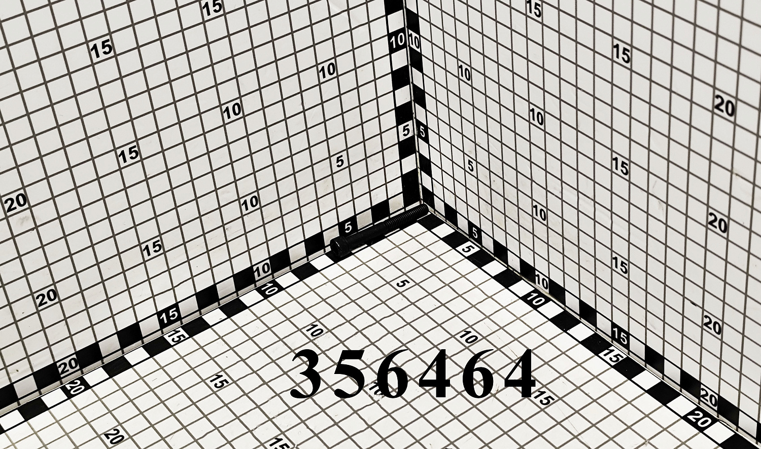 Винт 356464 CNHi