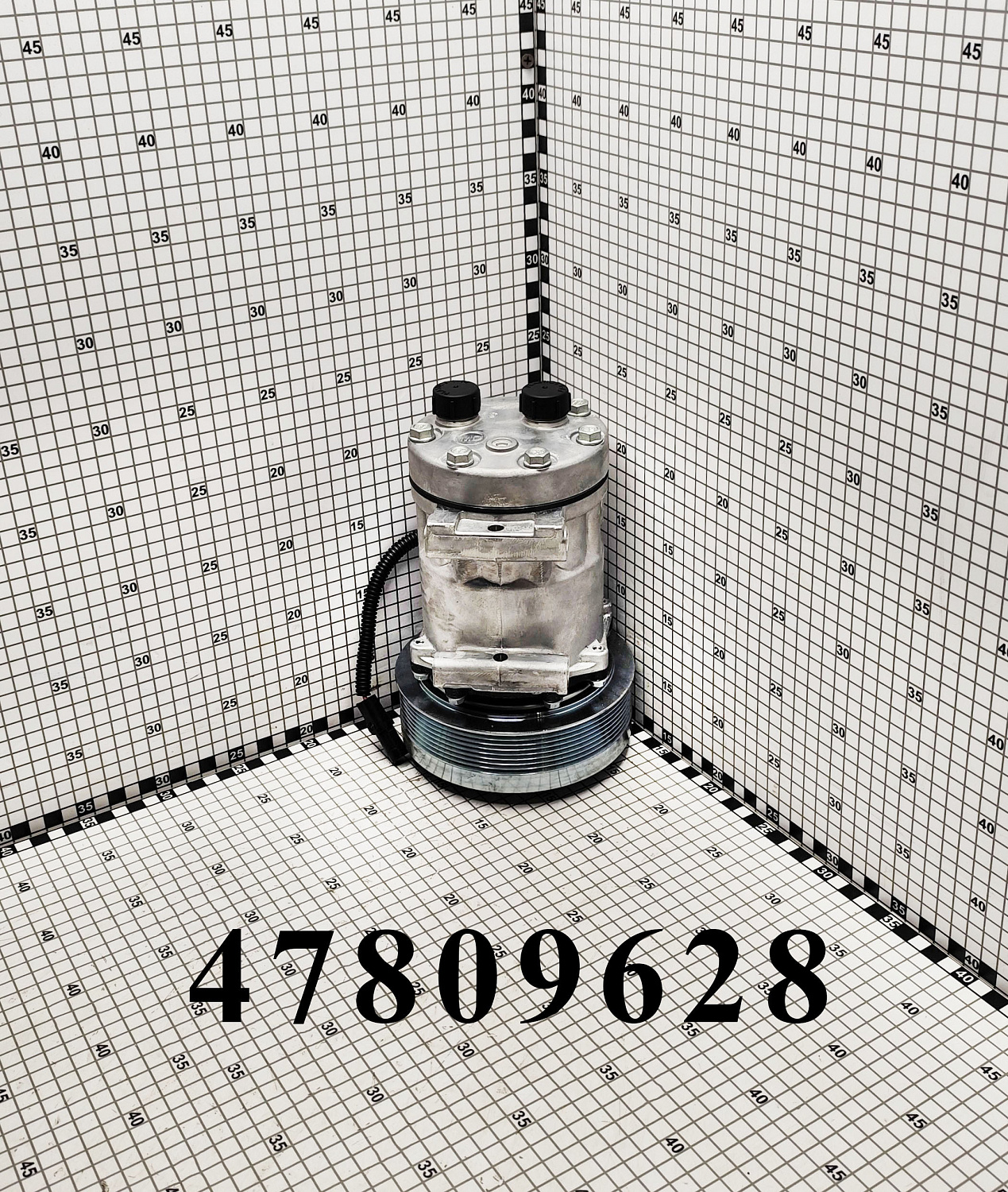 Компрессор кондиционера 47809628 CNHi