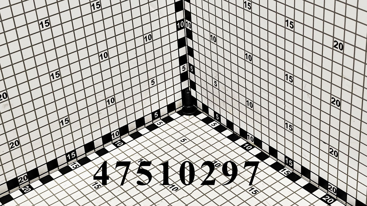 Винт 47510297 CNHi