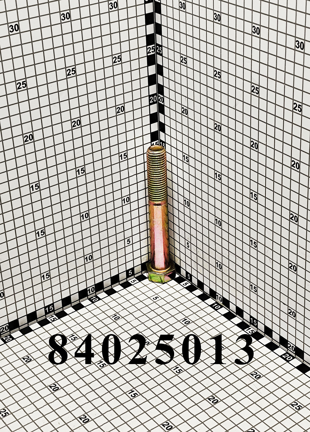 Болт 84025013 CNHi