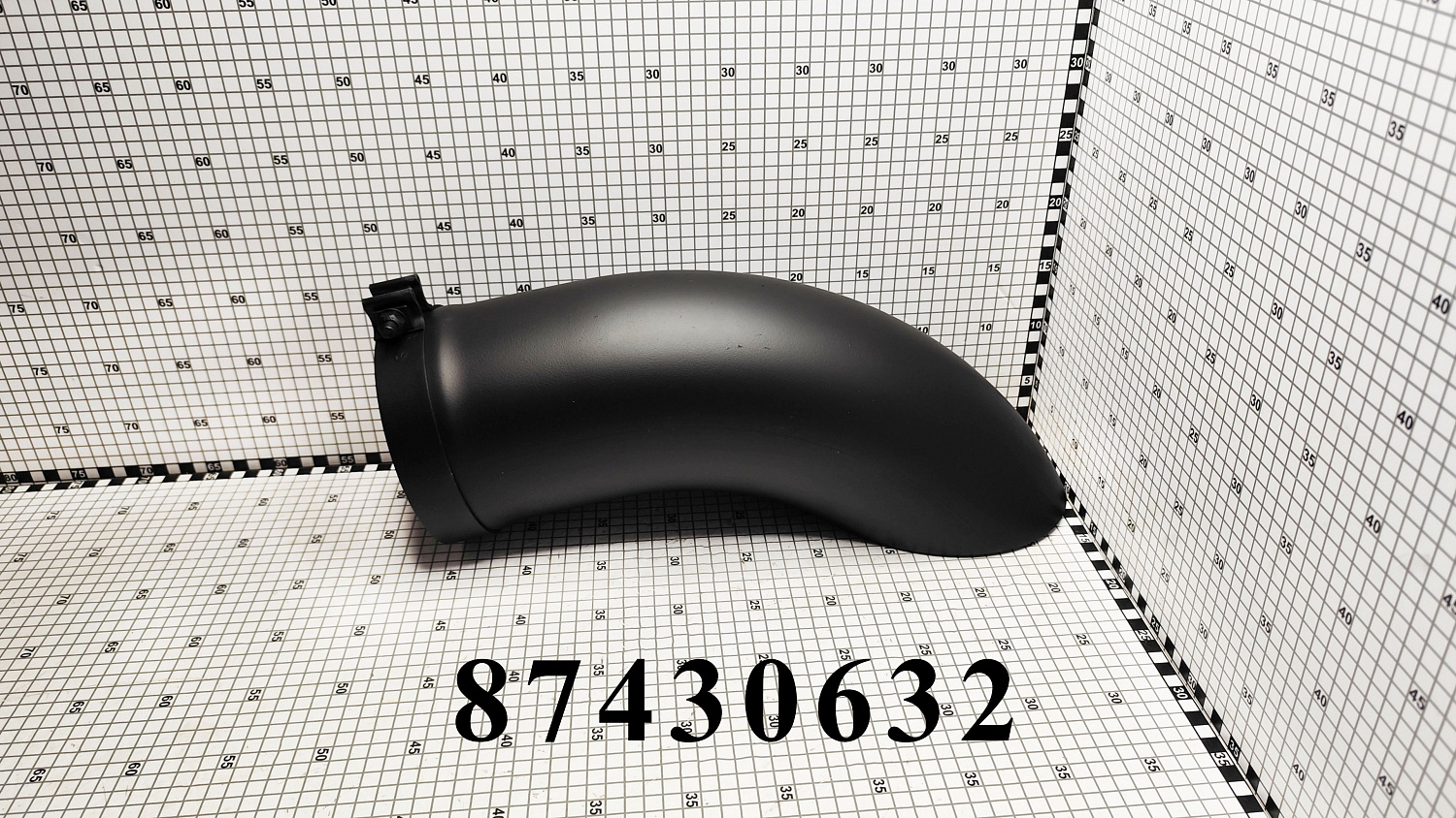 Отвод 87430632 CNHi