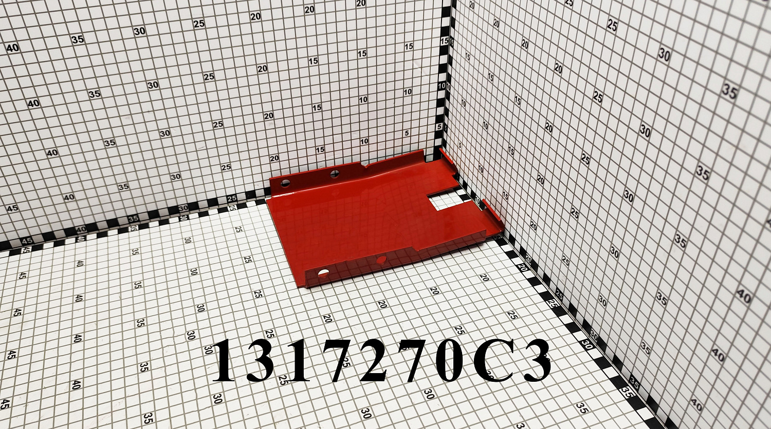 Панель 1317270C3 CNHi
