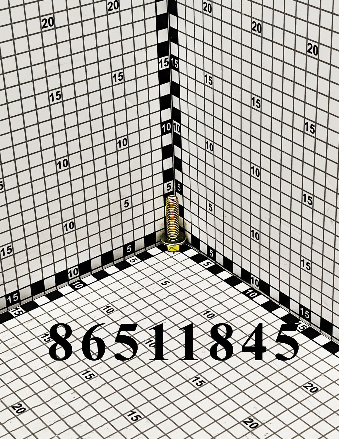 Болт 86511845 CNHi
