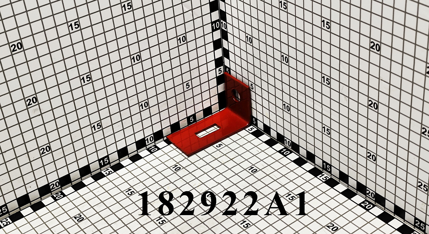 Кронштейн 182922A1 CNHi