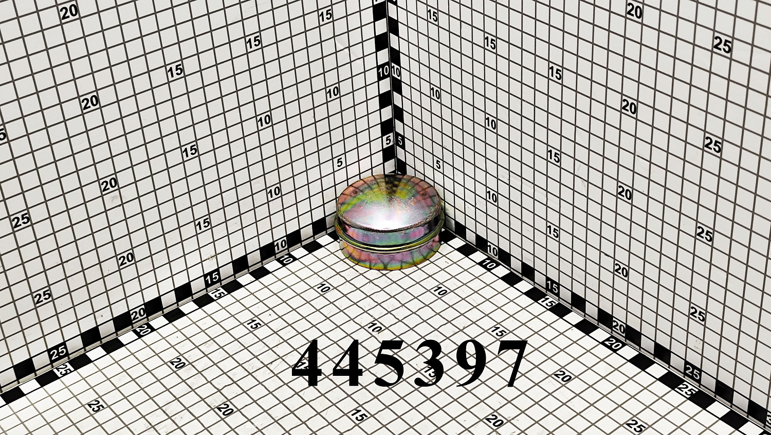 Крышка 445397 CNHi
