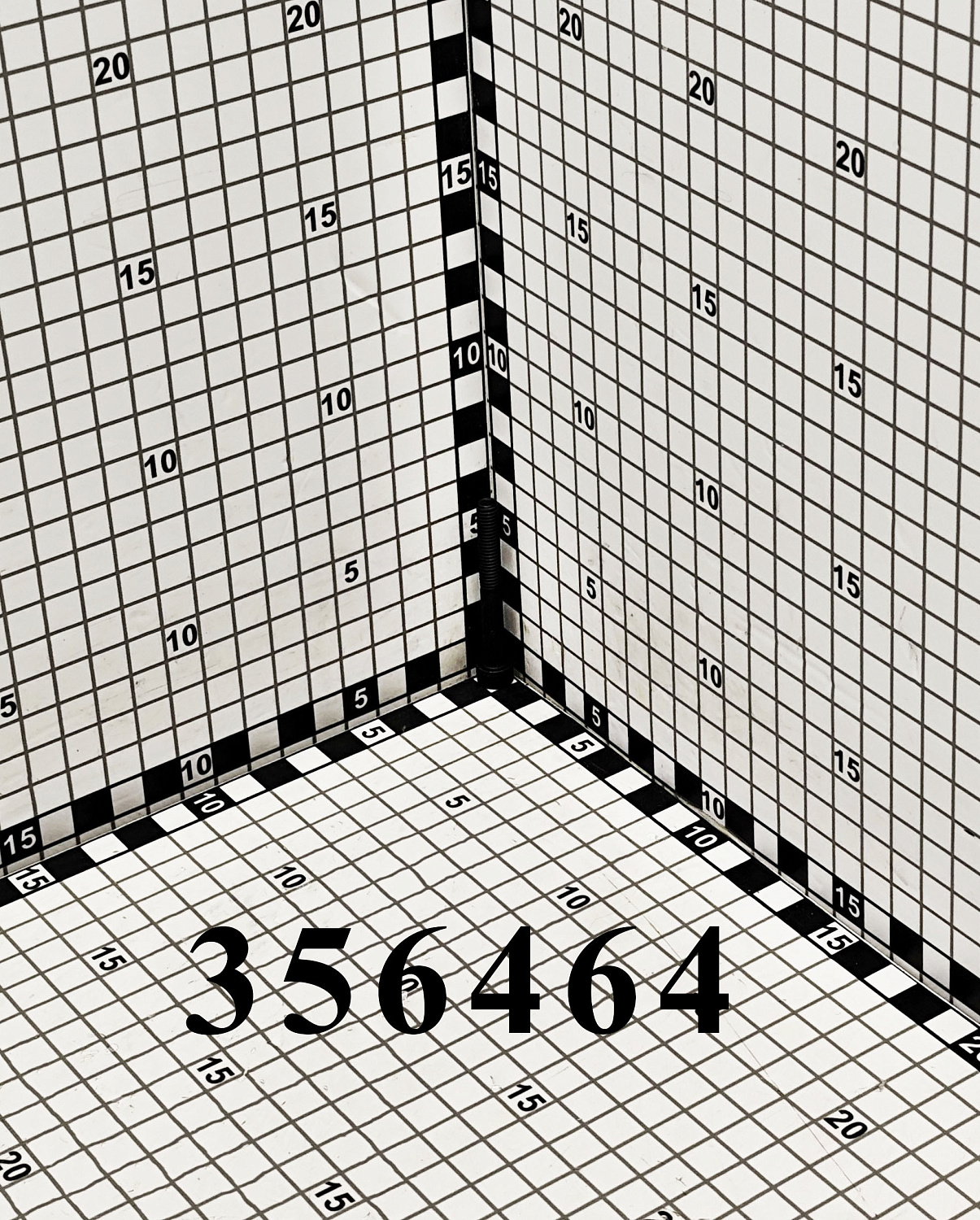 Винт 356464 CNHi
