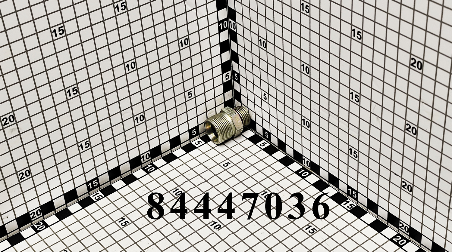 Штуцер 84447036 CNHi