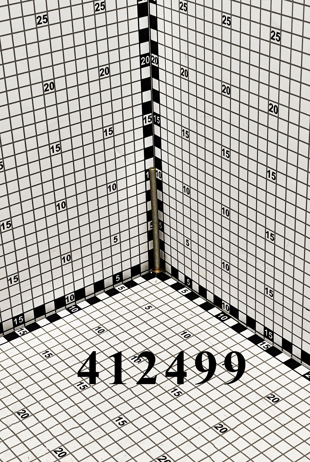 Болт 412499 CNHi